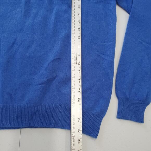 Club Room Sweater Mens Medium Blue 100% Cashmere 2-Ply V Neck Pullover Knit - Picture 4 of 7